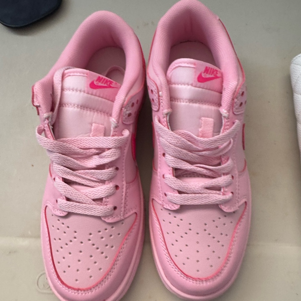 Nike Pink Sneakers
